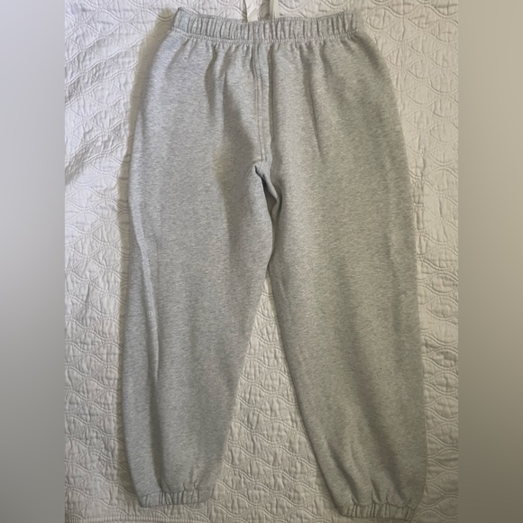 LULULEMON-Scuba Mid-Rise Oversized Jogger, size medium - Picture 4 of 7